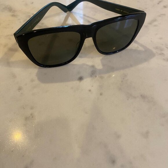 INCREDIBLE Gucci Shades -- Excellent for Spring and Summer!! - Picture 3 of 4